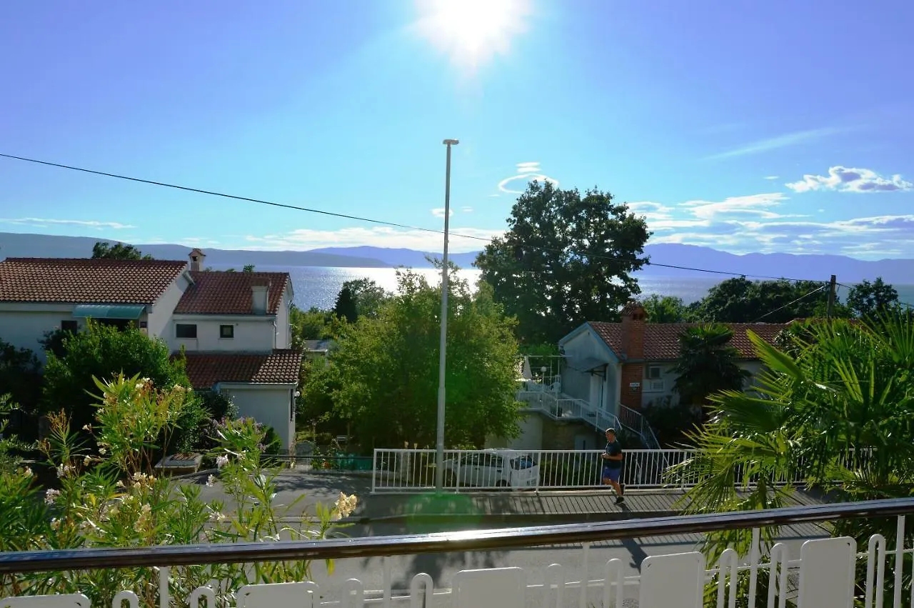 Apartments Martina Njivice