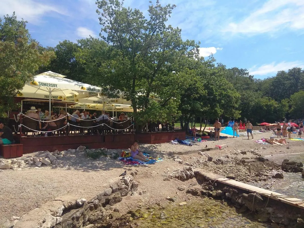 Apartments Martina Njivice