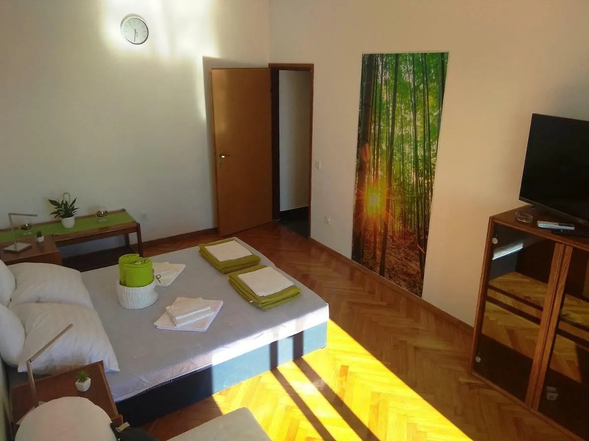 Apartments Martina Njivice Chorvatsko